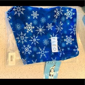 Fleo Shorts size Large